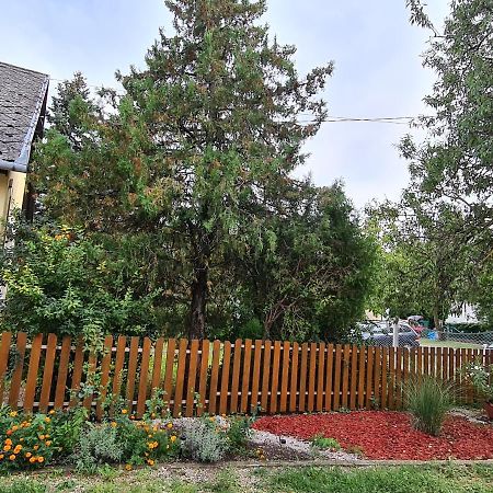 Kriszta Apartman Balatongyorok Exterior photo