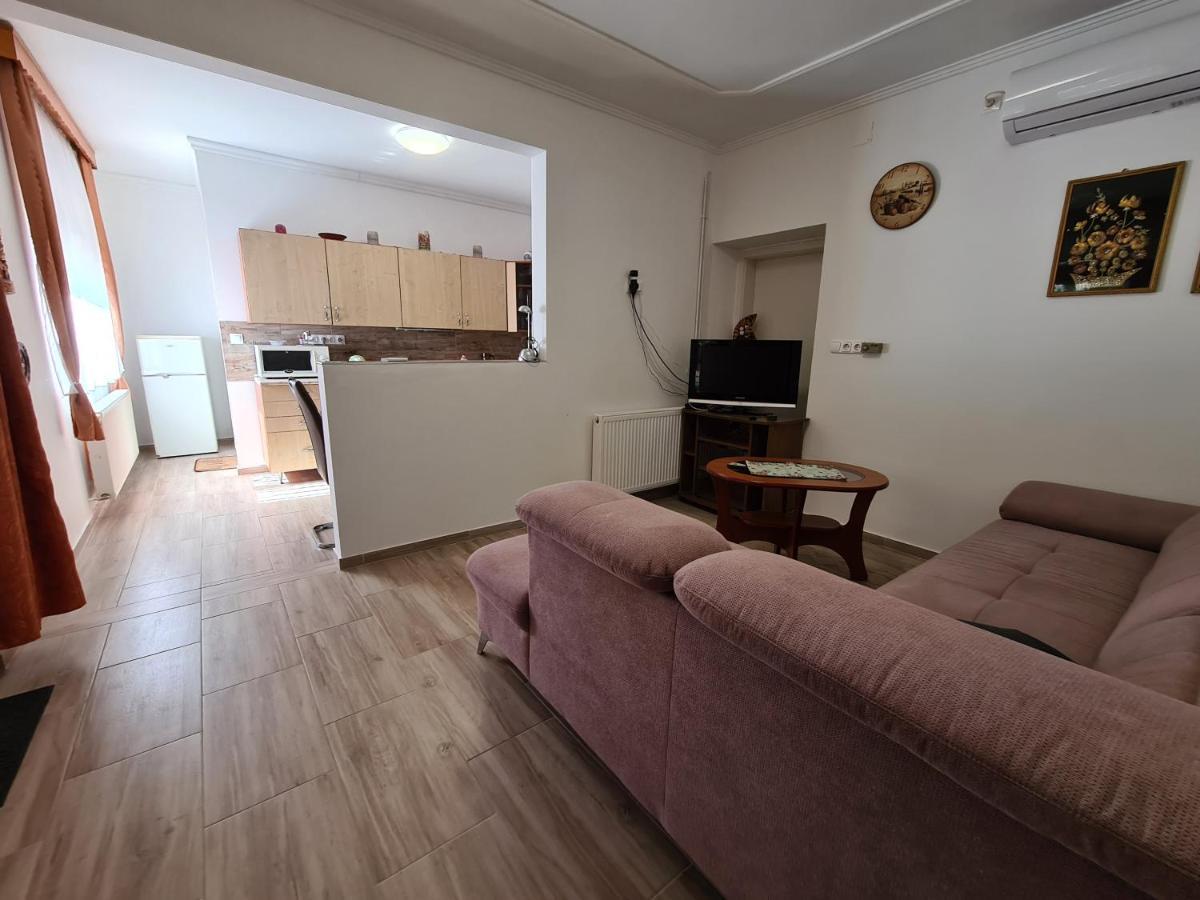 Kriszta Apartman Balatongyorok Exterior photo