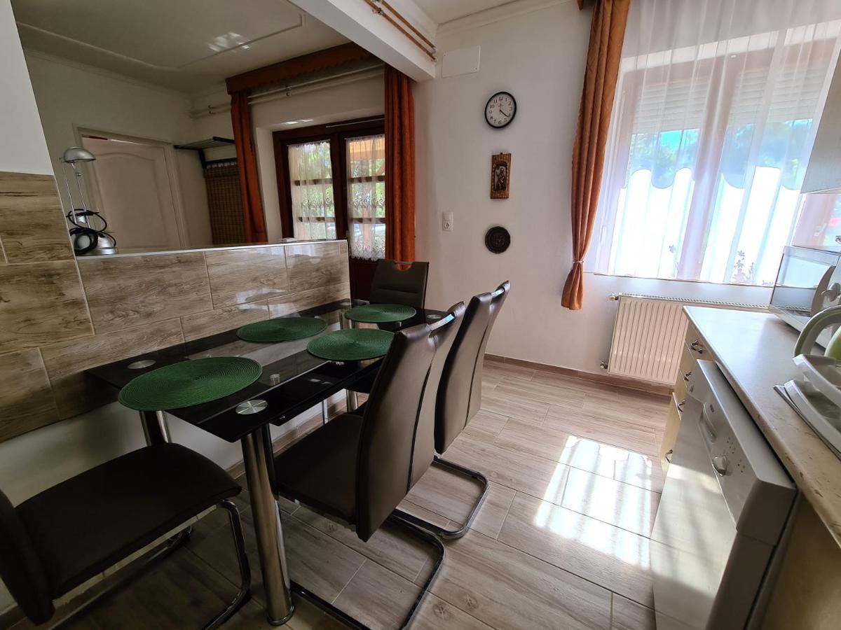 Kriszta Apartman Balatongyorok Exterior photo