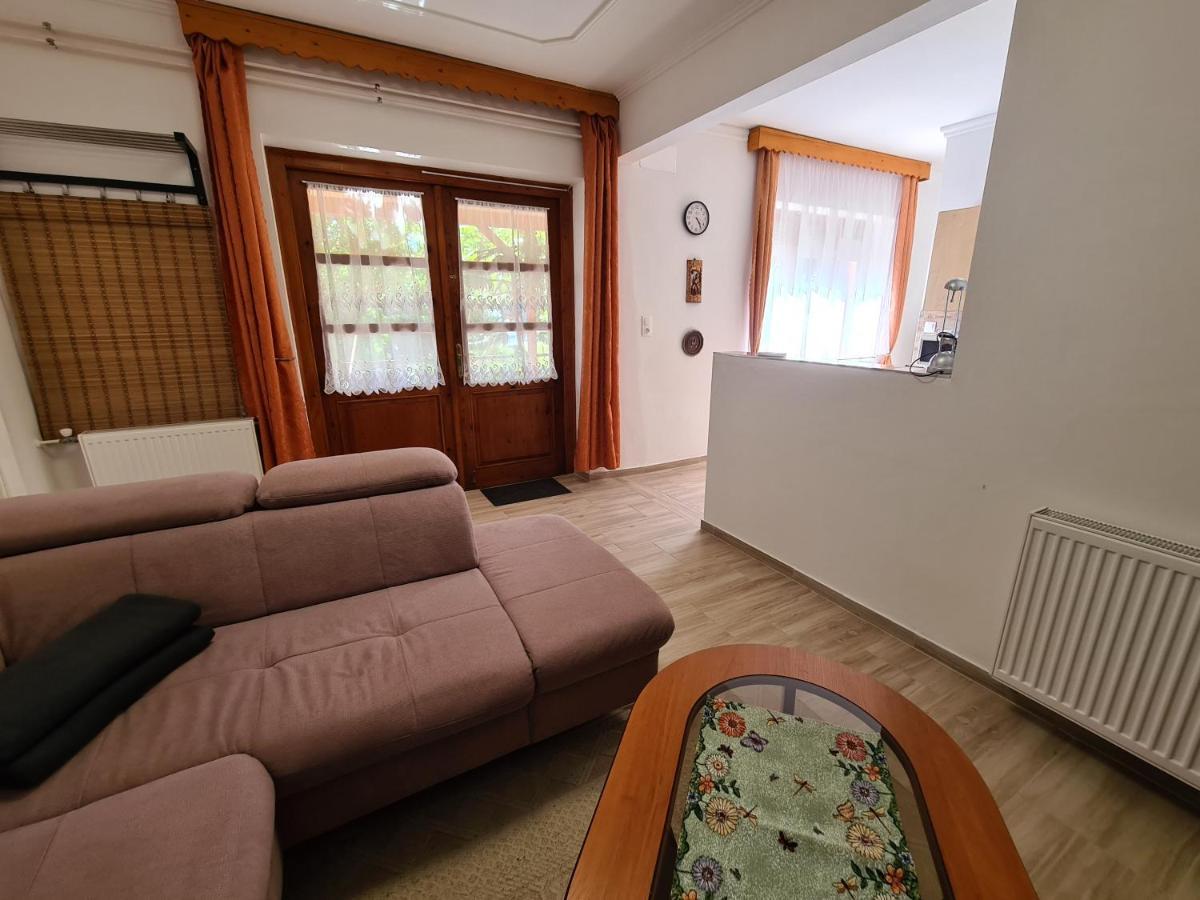 Kriszta Apartman Balatongyorok Exterior photo