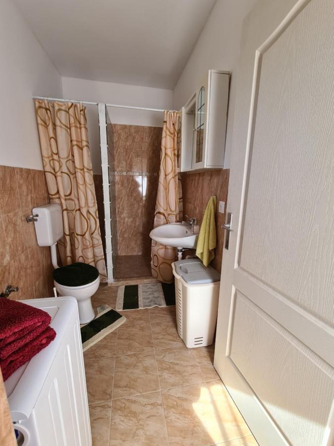 Kriszta Apartman Balatongyorok Exterior photo