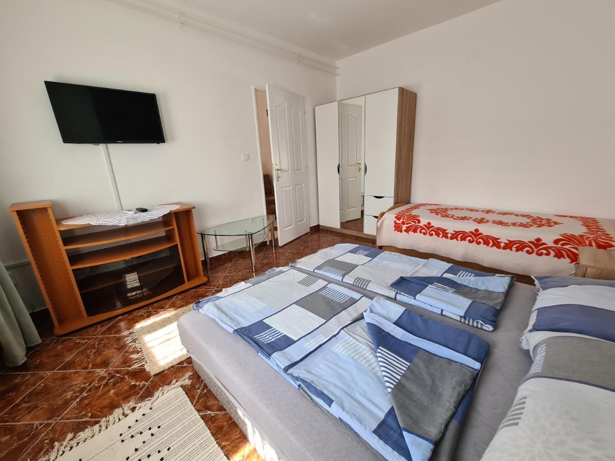 Kriszta Apartman Balatongyorok Exterior photo