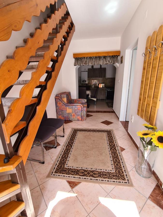 Kriszta Apartman Balatongyorok Exterior photo