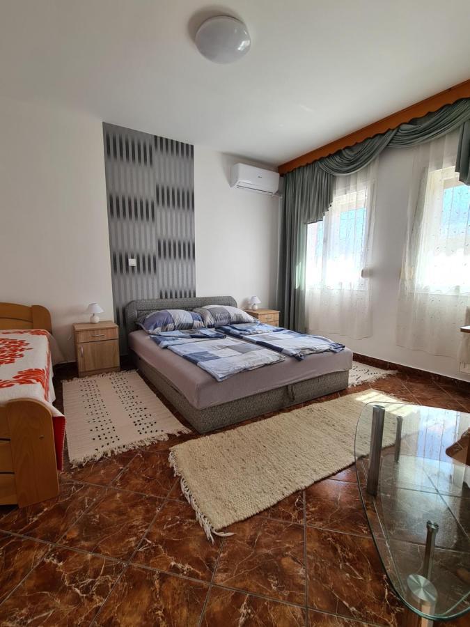 Kriszta Apartman Balatongyorok Exterior photo